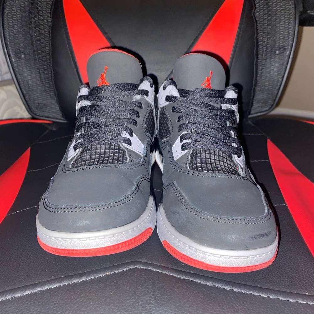 Jordan 4 bread